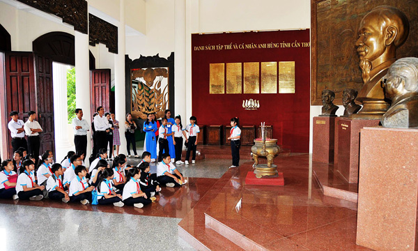 Bảo tàng Thành phố Cần Thơ - nơi học sinh học hỏi và tìm hiểu kiến thức về lịch sử dân tộc
